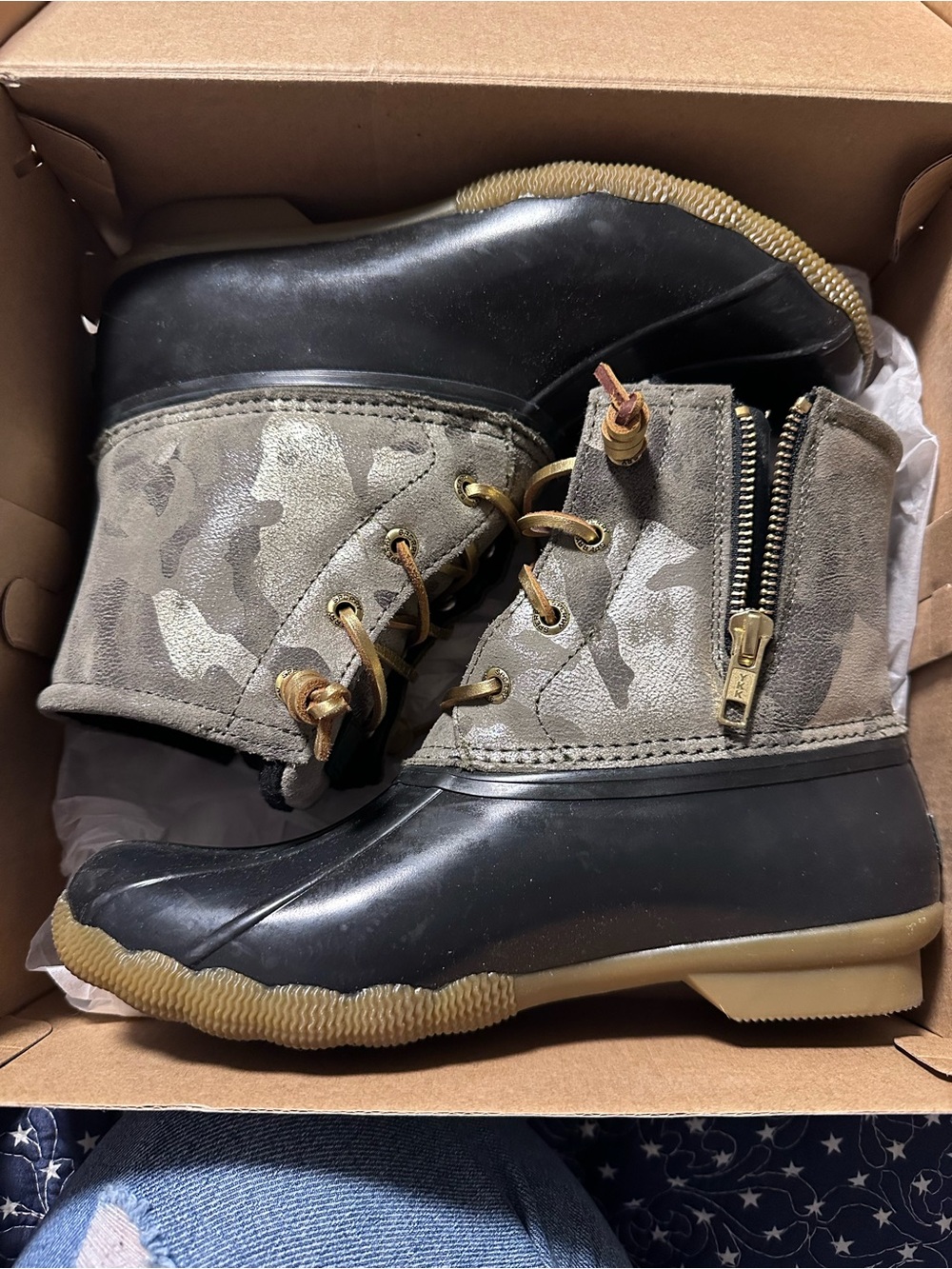 Sperry Women’s Black and Olive Camo Rain & Snow Duck Boots worn once